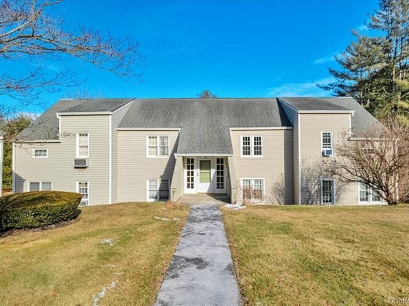 1002 Holly Stream Ct #2