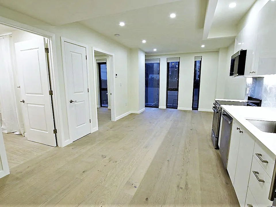 41-26 44th St #2B