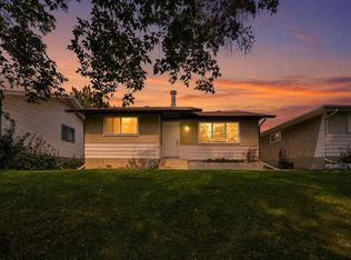 3257 S 32a Ave SE, Calgary, AB T2B 0J6