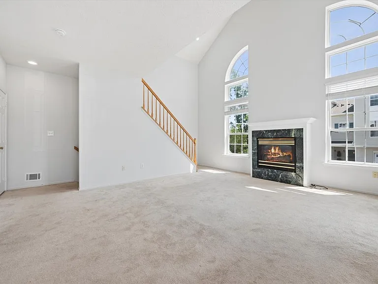 82 Hancock Dr — Photo 8