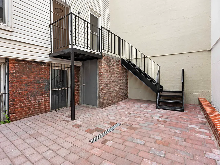 183 Van Dyke St #1 — Photo 8