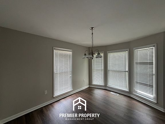4th image of 7118 Roundstone Dr