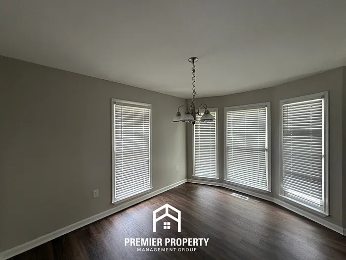 7118 Roundstone Dr — Photo 4