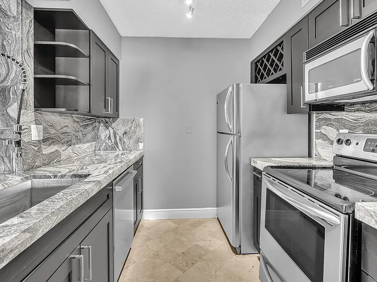 2820 Oakland Forest Dr #107 — Photo 13