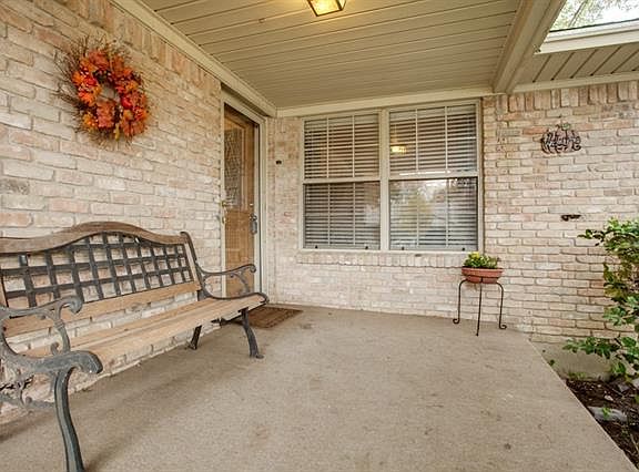 3rd image of 10208 Longmeadow Dr