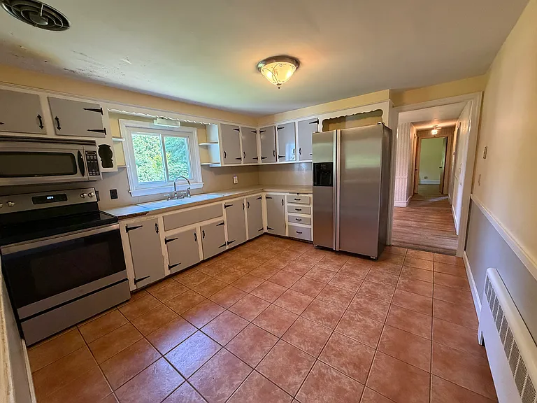 11 Terrace Dr — Photo 3