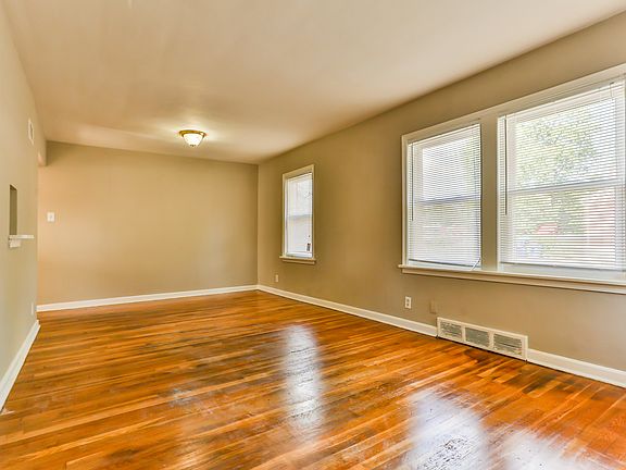 5th image of 8359 Fullerton Ave