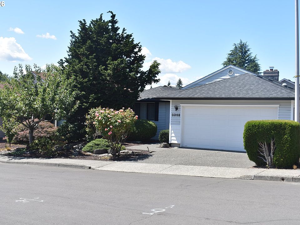 1st image of 3202 SE 153rd Ave