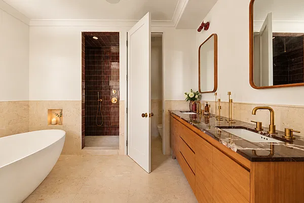 Bathroom, photo 2