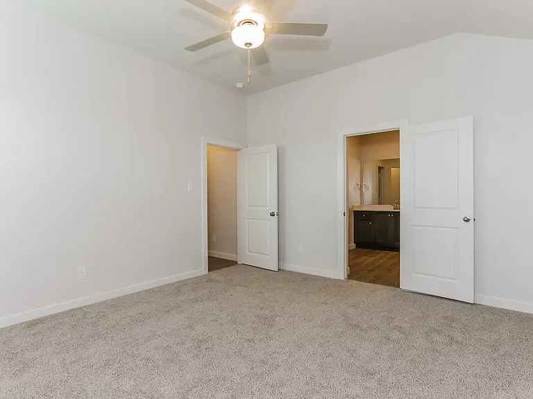 208 Julian Davis Dr — Photo 11