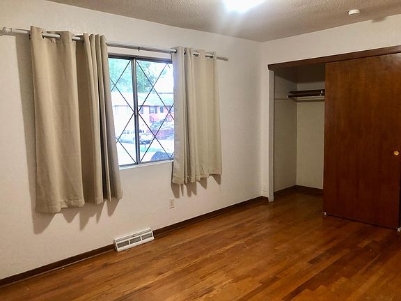 1st bedroom