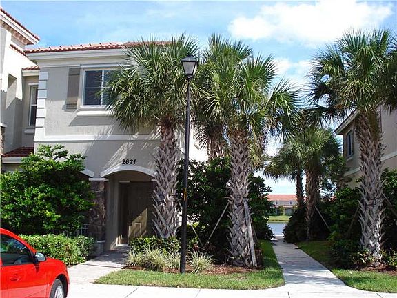 3rd image of 2621 SW 83rd Ave #106