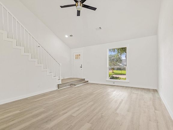 3rd image of 13130 Creekside Park Drive