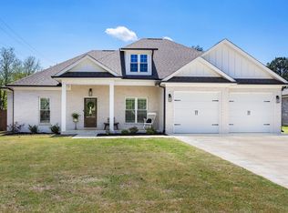 301 Locust St, Tuscumbia, AL 35674