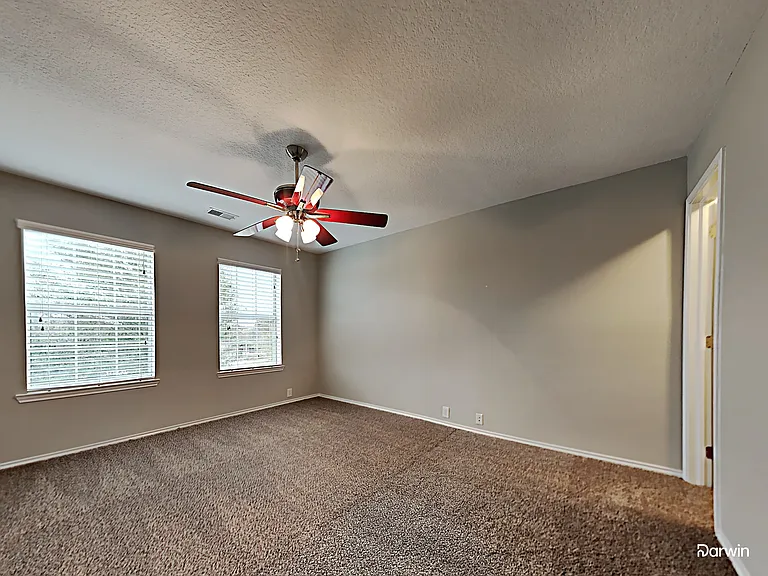 1002 Honeysuckle Vine Dr — Photo 10