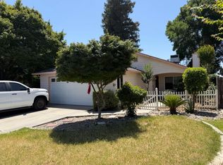 1220 Rayser St, Kingsburg, CA 93631