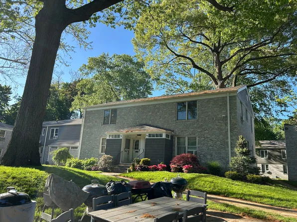 83 Glen Keith Rd APT L, Glen Cove, NY 11542