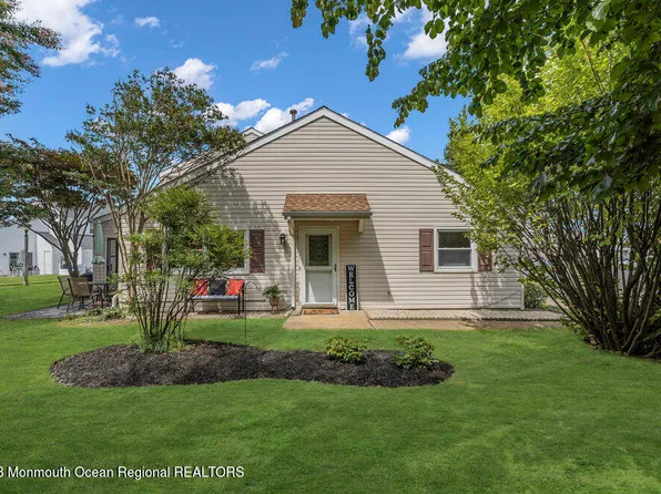 32 Gibraltar Court, Barnegat, NJ 08005