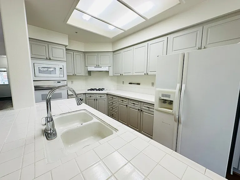 26253 King Edwards Dr — Photo 10