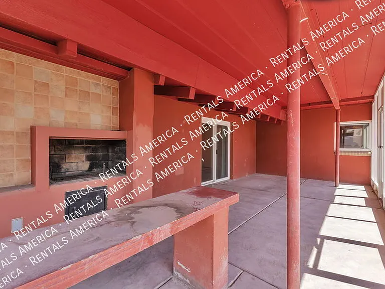2250 E La Mirada St — Photo 27