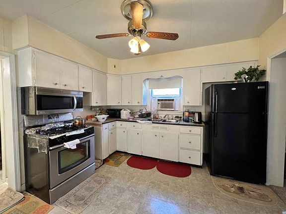 2nd image of 1724 Holland Ave