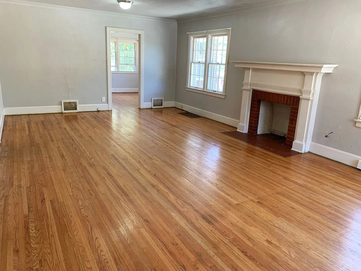 Fabulous vintage home w/3 bedrooms, 2 baths — Photo 2