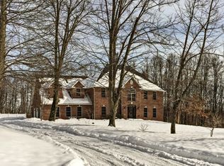 303 Pin Oak Ln, Prospect, PA 16052