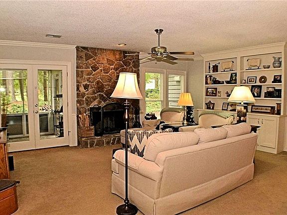5th image of 10365 Amberside Ct