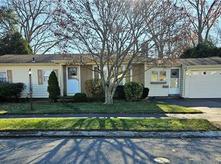 53 Sweet Meadow Dr, Cranston, RI 02920