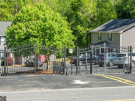 4th image of 878 Hospital Rd