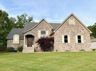 129 Canary Ct, Crossville, TN 38555