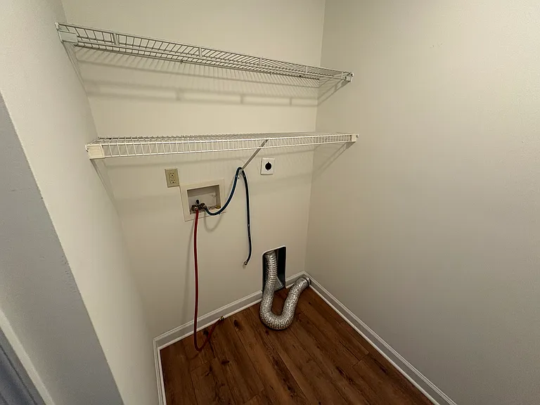 220 Spring House Ln — Photo 9
