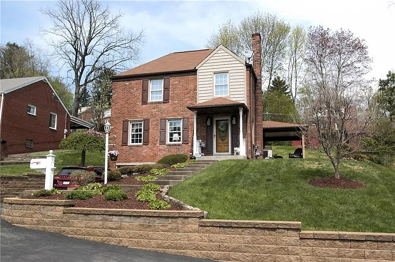 269 Constitution Dr photo 1