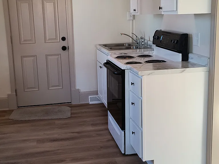304 Park Ave #A — Photo 15