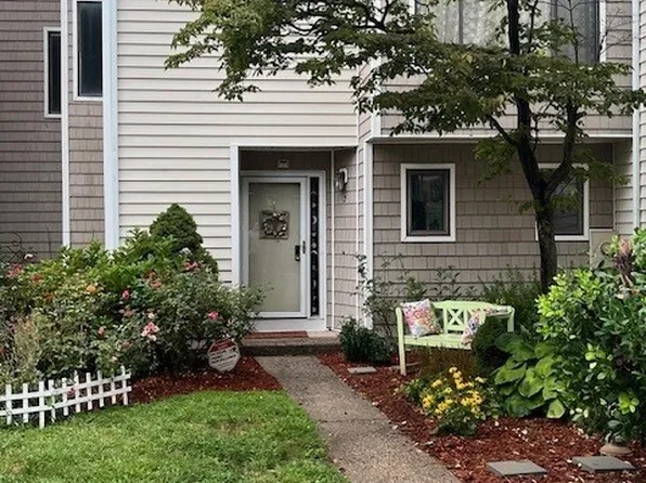 2 Currier Court #2, Cheshire, CT 06410