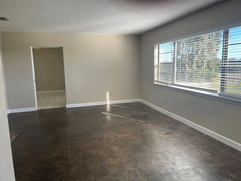 9320 NW Highway 225A — Photo 4