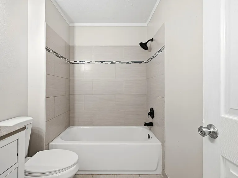 8511 J R Manor Dr — Photo 31