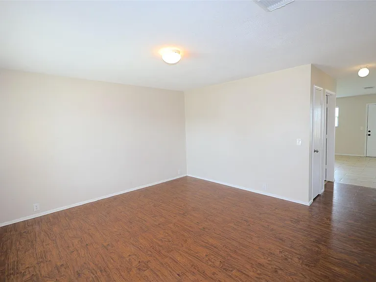 3203 Becker Glen St — Photo 2