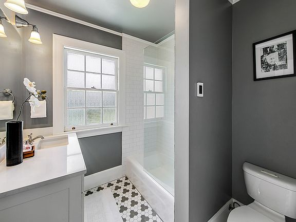 3rd image of 4404 Montana Cir W