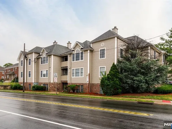 428 Grand Ave APT 2C, Palisades Park, NJ 07650