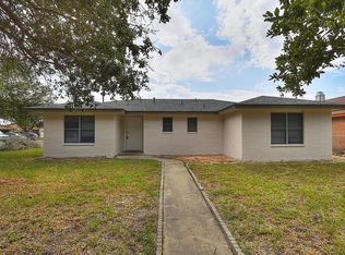 2202 Saxony Dr, Corpus Christi, TX 78418