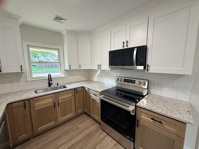 52 Inland Rd — Photo 2