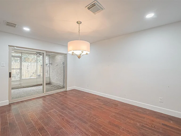12127 Carriage Hill Dr — Photo 7