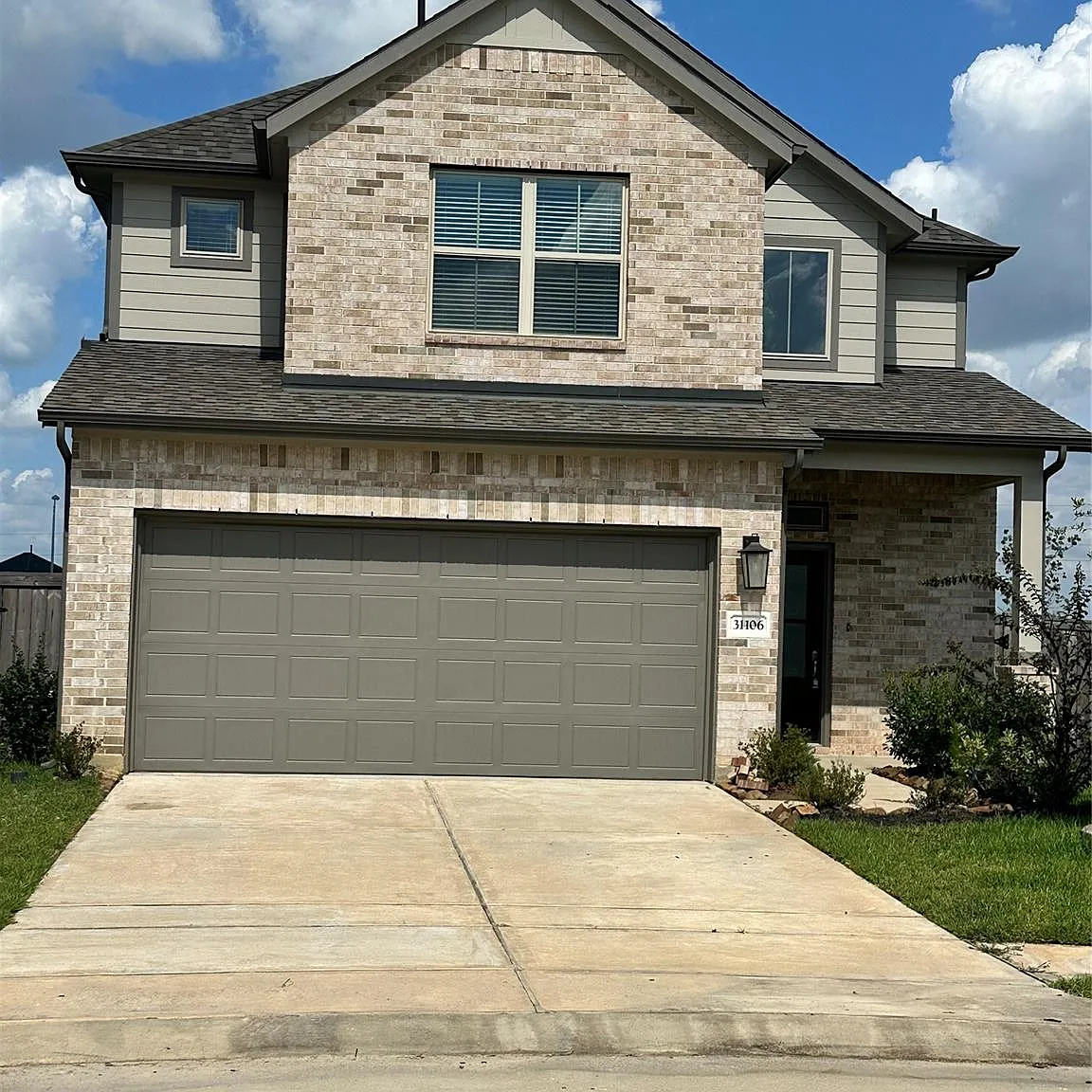 4 bed, 2.5 bath, 2452 sqft, $2,800 — Photo 1