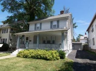 1597 Parkwood Rd, Lakewood, OH