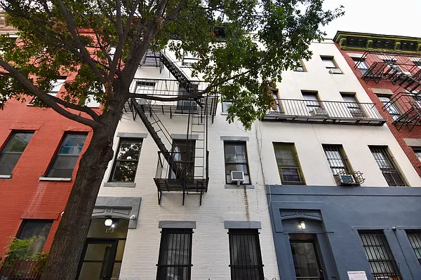 Rented by Bohemia Realty Group | media 27