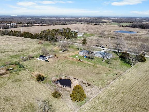 3rd image of 38080 Osawatomie Rd