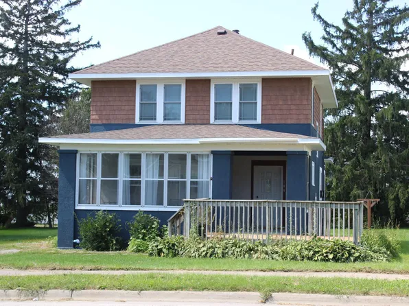 104 S Main St, Altura, MN 55910