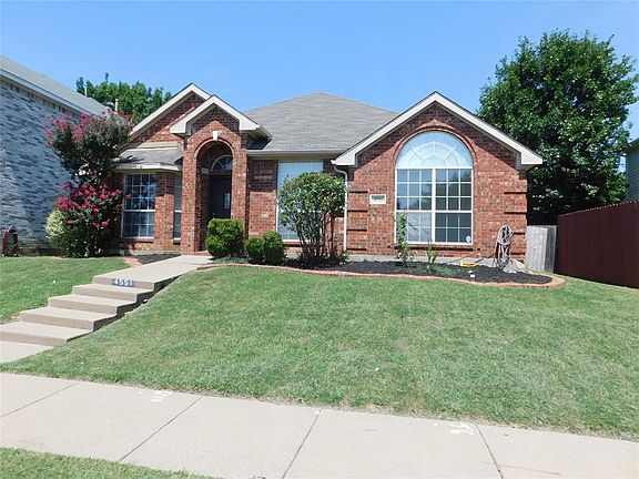3rd image of 4551 Bowie Ln
