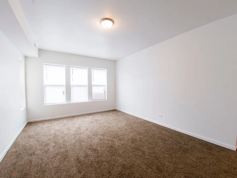 1101 N Lawler Ave — Photo 13